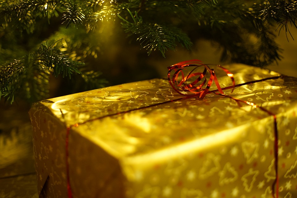 julegave, træ, kasse, bånd